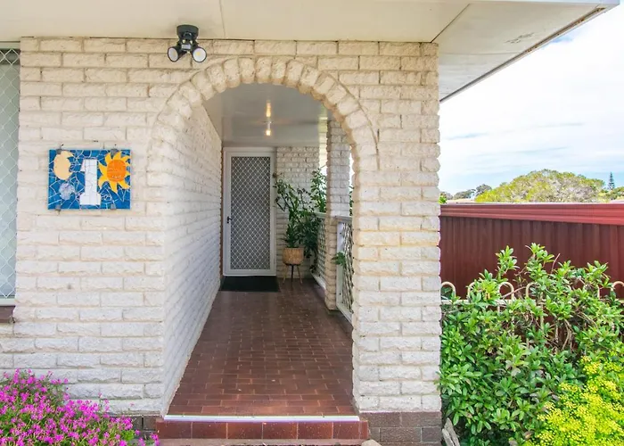 Gairdner Cottage - Something A Bit Different!